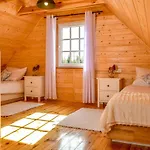 Nini House